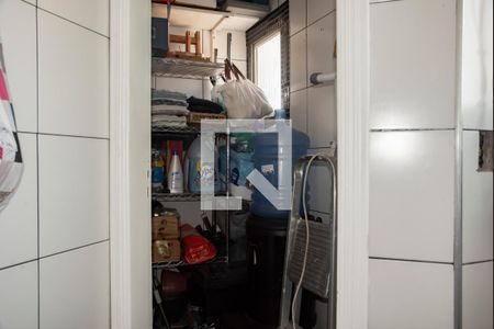 Apartamento à venda com 145m², 3 quartos e 2 vagas Apartamento à venda com 145m², 3 quartos e 2 vagasBanheiro de Serviço