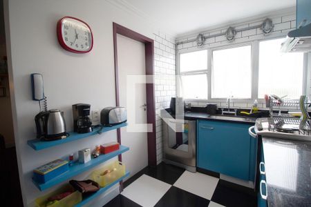 Apartamento à venda com 101m², 3 quartos e 2 vagas Apartamento à venda com 101m², 3 quartos e 2 vagasCozinha