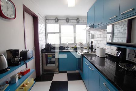 Apartamento à venda com 101m², 3 quartos e 2 vagas Apartamento à venda com 101m², 3 quartos e 2 vagasCozinha