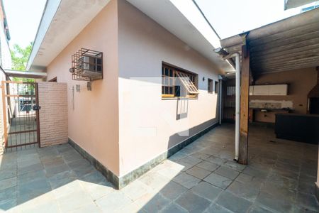 Casa à venda com 189m², 3 quartos e 6 vagasQuintal