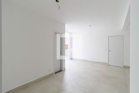 Sala de apartamento à venda com 3 quartos, 160m² em Padre Eustáquio, Belo Horizonte