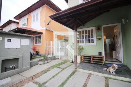 Casa de condomínio à venda com 130m², 3 quartos e 2 vagasGaragem