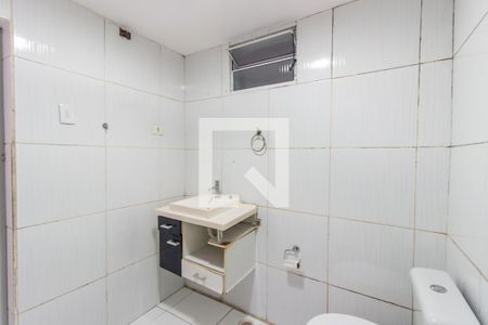 Casa à venda com 200m², 2 quartos e 2 vagasBanheiro