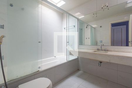 Casa para alugar com 206m², 3 quartos e 2 vagasBanheiro da Suíte