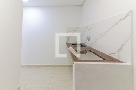 Cozinha de kitnet/studio para alugar com 1 quarto, 22m² em Rio Pequeno, São Paulo