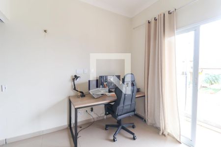 Casa de condomínio à venda com 270m², 3 quartos e 3 vagas Casa de condomínio à venda com 270m², 3 quartos e 3 vagasEscritório