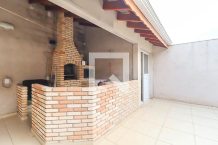 Casa de condomínio à venda com 270m², 3 quartos e 3 vagas Casa de condomínio à venda com 270m², 3 quartos e 3 vagasQuintal