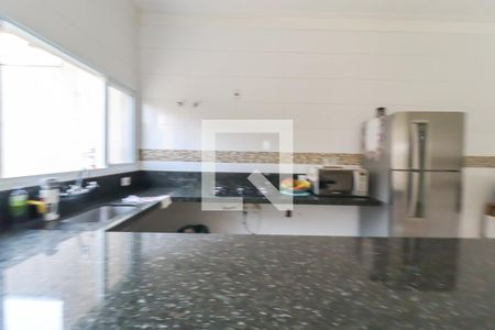 Casa de condomínio à venda com 270m², 3 quartos e 3 vagas Casa de condomínio à venda com 270m², 3 quartos e 3 vagasCozinha e Área de Serviço