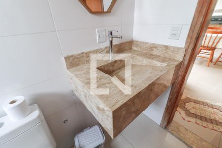 Casa de condomínio à venda com 270m², 3 quartos e 3 vagas Casa de condomínio à venda com 270m², 3 quartos e 3 vagasBanheiro