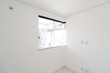 Apartamento à venda com 75m², 3 quartos e 2 vagasQuarto 2