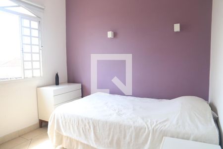 Casa à venda com 200m², 8 quartos e 4 vagasQuarto 2 - Casa 1