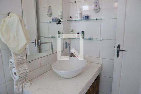 Casa à venda com 200m², 8 quartos e 4 vagasBanheiro da Suíte - Casa 1