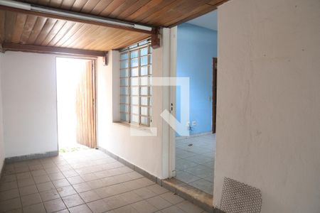 Casa à venda com 200m², 8 quartos e 4 vagasEntrada - Casa 2