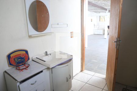 Casa à venda com 180m², 4 quartos e 2 vagasBanheiro 2
