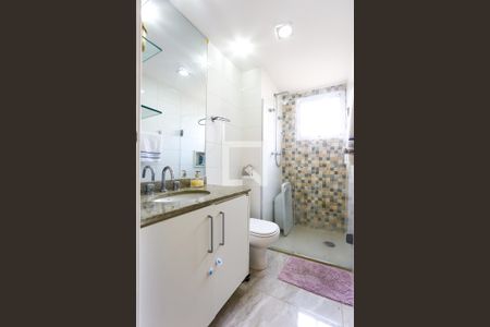 Apartamento à venda com 141m², 4 quartos e 2 vagas Apartamento à venda com 141m², 4 quartos e 2 vagasBanheiro da Suíte 2