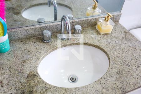 Apartamento à venda com 141m², 4 quartos e 2 vagas Apartamento à venda com 141m², 4 quartos e 2 vagasBanheiro da Suíte 2