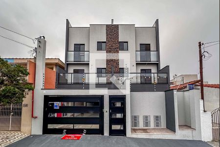 Apartamento para alugar com 48m², 2 quartos e 1 vaga Apartamento para alugar com 48m², 2 quartos e 1 vagaFachada