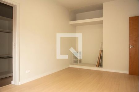 Casa à venda com 206m², 3 quartos e 3 vagasSuíte