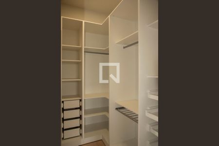 Casa à venda com 206m², 3 quartos e 3 vagasCloset da Suíte