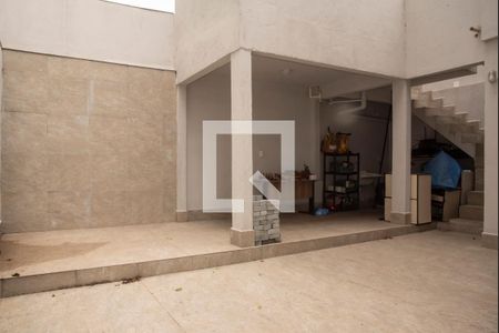 Casa à venda com 206m², 3 quartos e 3 vagasQuintal/Área de Serviço