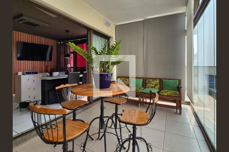 Apartamento para alugar com 162m², 2 quartos e 2 vagas Apartamento para alugar com 162m², 2 quartos e 2 vagasVaranda sala