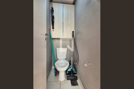 Apartamento para alugar com 162m², 2 quartos e 2 vagas Apartamento para alugar com 162m², 2 quartos e 2 vagasBanheiro de serviço