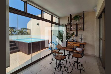 Apartamento para alugar com 162m², 2 quartos e 2 vagas Apartamento para alugar com 162m², 2 quartos e 2 vagasVaranda sala