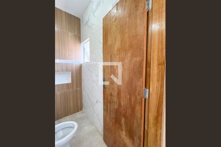 Banheiro de casa de condomínio para alugar com 1 quarto, 50m² em Jaraguá, São Paulo