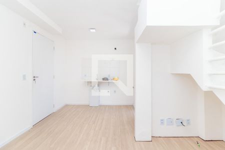 Sala/Cozinha de apartamento para alugar com 1 quarto, 63m² em Vila Curuçá, São Paulo