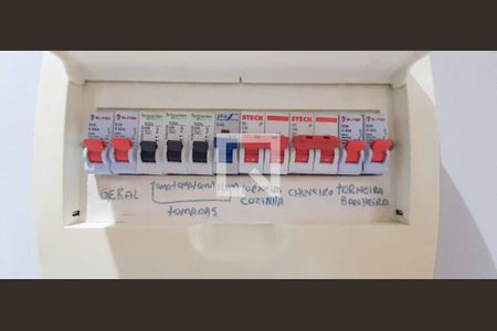 Apartamento à venda com 48m², 2 quartos e 1 vaga Apartamento à venda com 48m², 2 quartos e 1 vagaQuadro de Luz