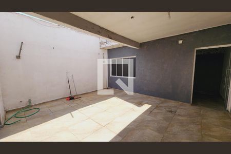 Casa à venda com 165m², 4 quartos e 2 vagasGaragem