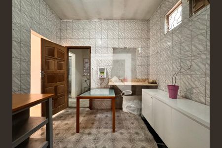 Casa à venda com 180m², 2 quartos e 1 vaga Casa à venda com 180m², 2 quartos e 1 vagaCozinha