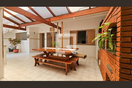 Casa à venda com 300m², 4 quartos e 4 vagasÁrea comum - Churrasqueira