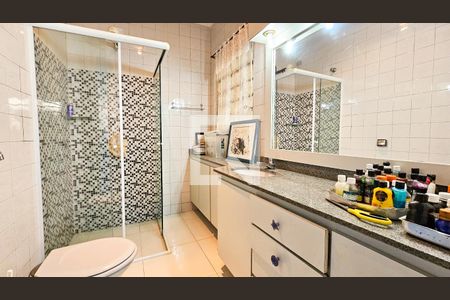 Casa à venda com 300m², 4 quartos e 4 vagasBanheiro da suite 2