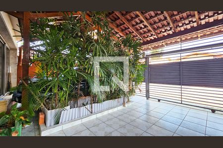 Casa à venda com 300m², 4 quartos e 4 vagasGaragem