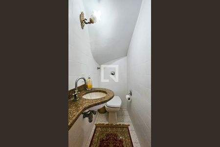 Casa à venda com 300m², 4 quartos e 4 vagasLavabo