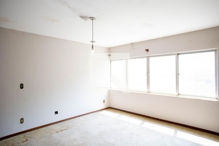 Casa à venda com 780m², 6 quartos e 5 vagasQuarto