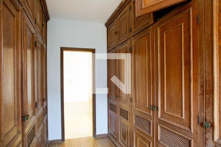 Casa à venda com 780m², 6 quartos e 5 vagasCloset da suíte