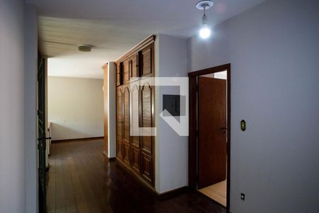 Casa à venda com 780m², 6 quartos e 5 vagasCorredor