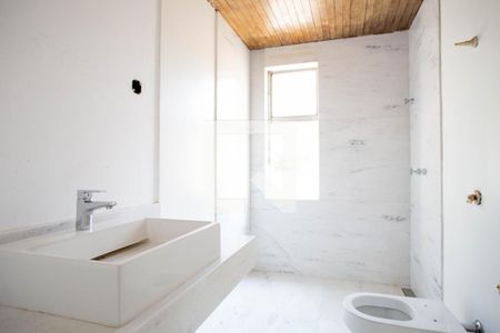 Casa à venda com 780m², 6 quartos e 5 vagasBanheiro da Suíte 3