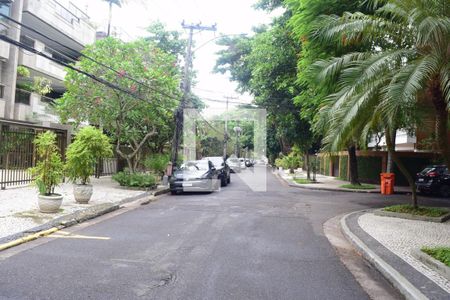 Apartamento para alugar com 120m², 3 quartos e 1 vaga Apartamento para alugar com 120m², 3 quartos e 1 vagaVista da Rua