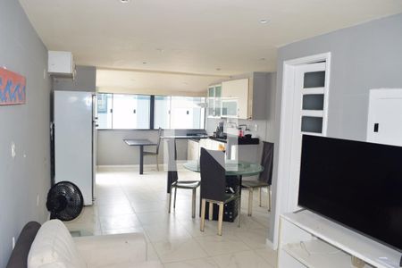 Sala/Cozinha de apartamento para alugar com 3 quartos, 120m² em Barra da Tijuca, Rio de Janeiro