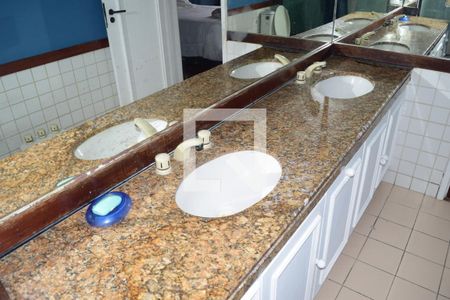 Apartamento para alugar com 120m², 3 quartos e 1 vaga Apartamento para alugar com 120m², 3 quartos e 1 vagaBanheiro do Quarto 2