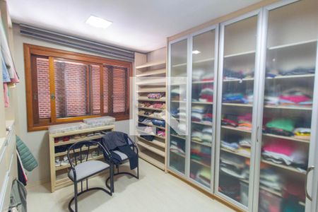 Apartamento à venda com 250m², 4 quartos e 3 vagas Apartamento à venda com 250m², 4 quartos e 3 vagasCloset da suíte