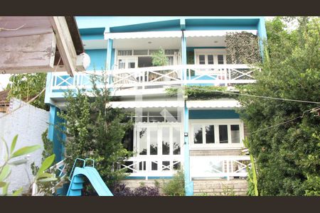 Casa à venda com 300m², 3 quartos e 3 vagasPiscina