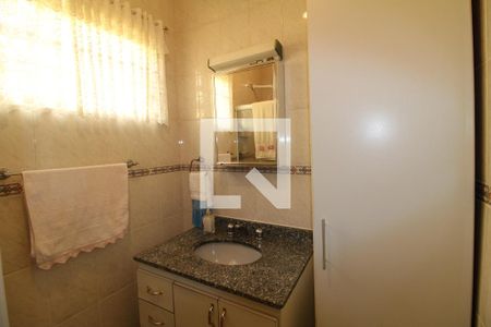 Casa à venda com 136m², 3 quartos e 1 vagaBanheiro 1