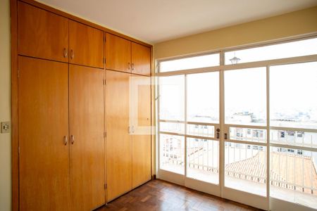 Apartamento para alugar com 110m², 3 quartos e 2 vagas Apartamento para alugar com 110m², 3 quartos e 2 vagasQuarto