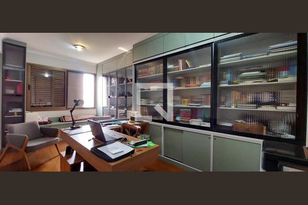 Apartamento à venda com 370m², 5 quartos e 8 vagasQuarto 5 suíte - escritório