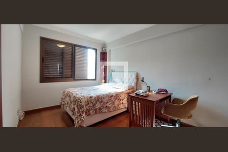 Apartamento à venda com 370m², 5 quartos e 8 vagasQuarto 2 suíte