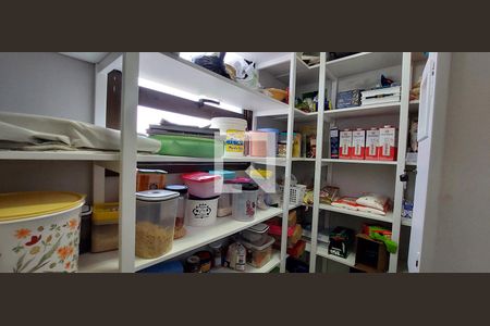 Apartamento à venda com 370m², 5 quartos e 8 vagasDespensa